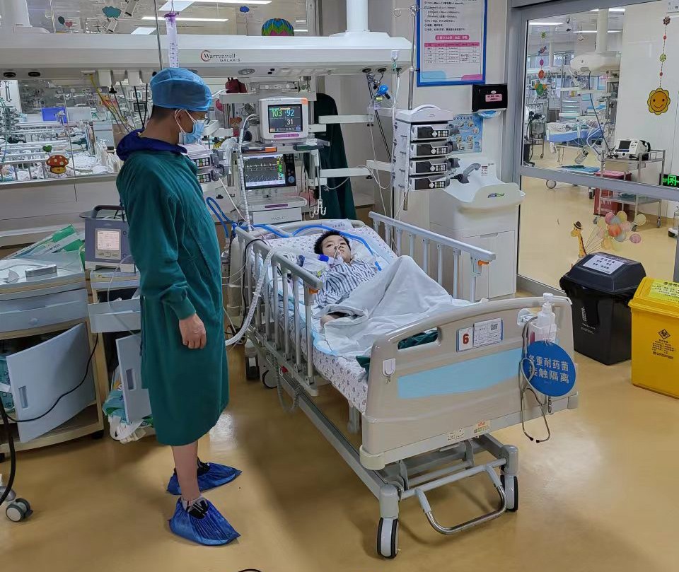 靖远县跨省救护车出租公司